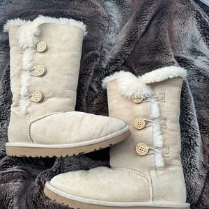 Ugg Boots. Women’s. Classic short II. Size 6. Chestnut